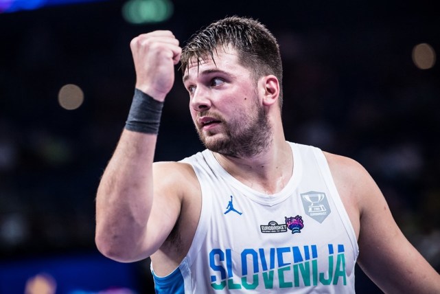 此场景中自 此场景中自